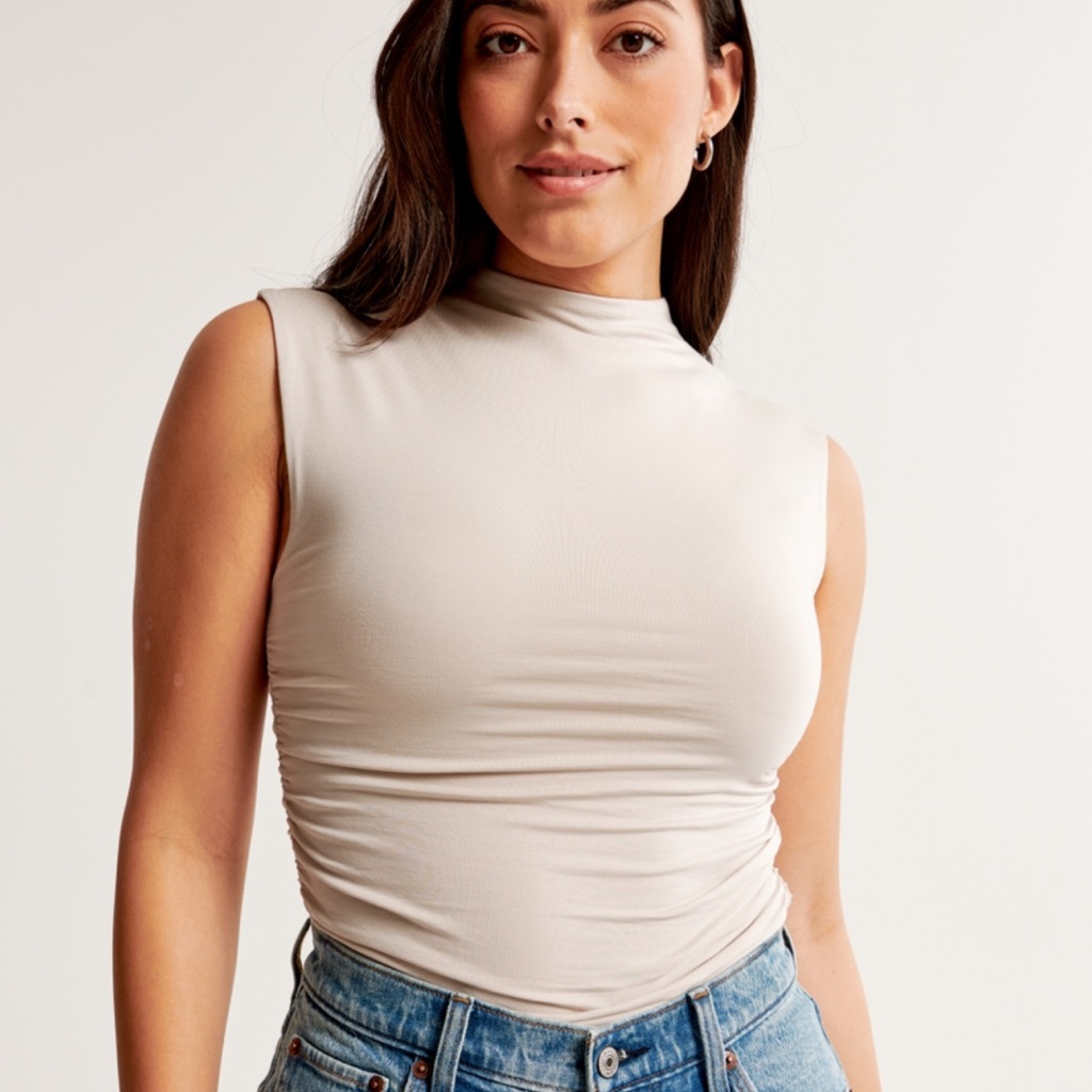 Nwt. Abercrombie & Fitch Biege The A&F Paloma Top.